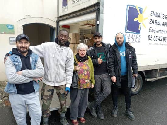 Echanges de services et de mobilier avec Emmaüs
